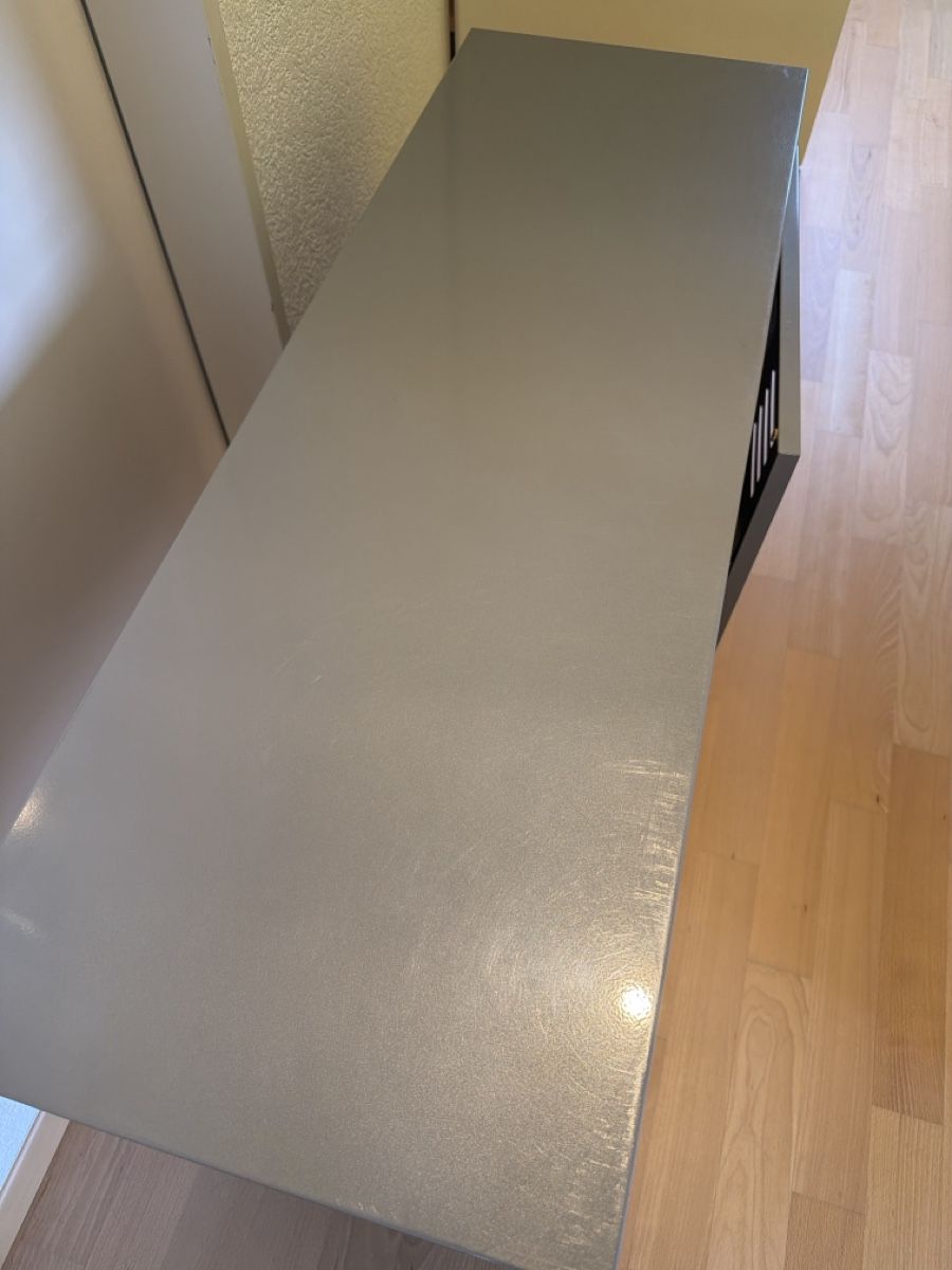 Mobili TV: Fernsehmöbel Blech Grau 118 x 40 x 63 – Usato da Grenchen venduto da JJ___ 1