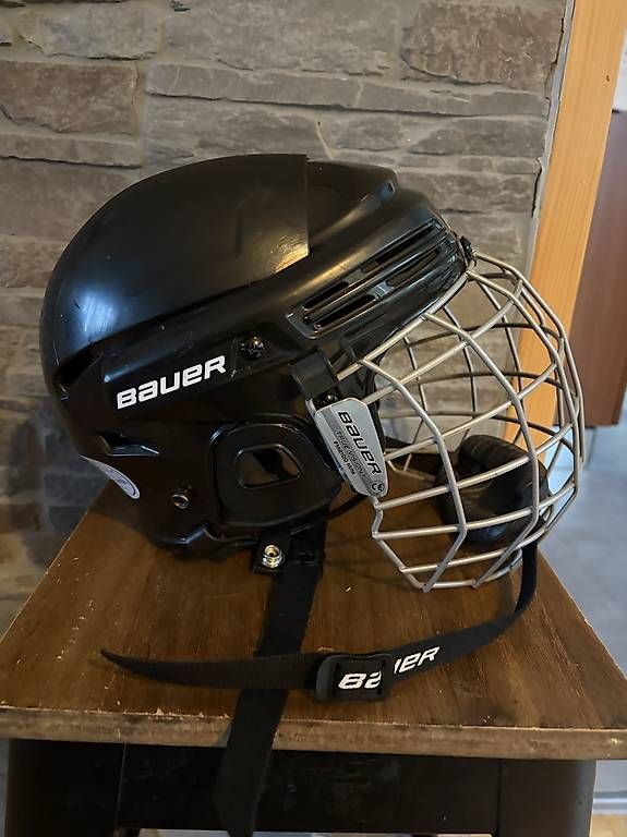 Casques: Casque de hockey Bauer – D'occasion à La Chaux-de-Fonds par ann_8n89 1