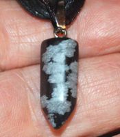 Halskette 30A – Säule Schneeflocken Obsidian
