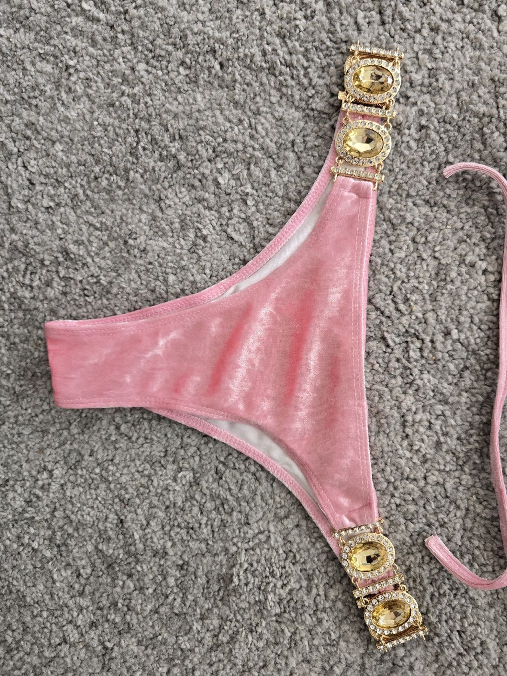 Costumi da bagno & Bikini: Bikini pink Samt Grösse M neu mit Steinen – Nuovo (secondo la descrizione) da Dietikon venduto da Kaska2020 2