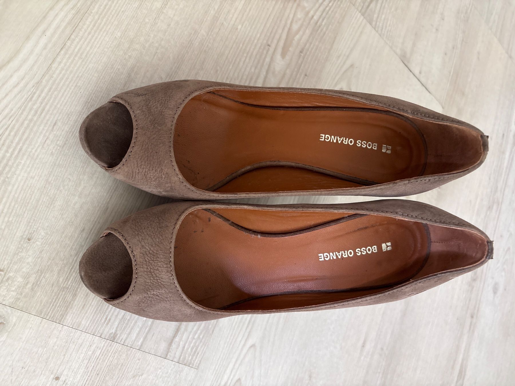 Hugo Boss Damenschuhe: Boss orange Pumps 38 – Gebraucht aus therwil von ayumi991