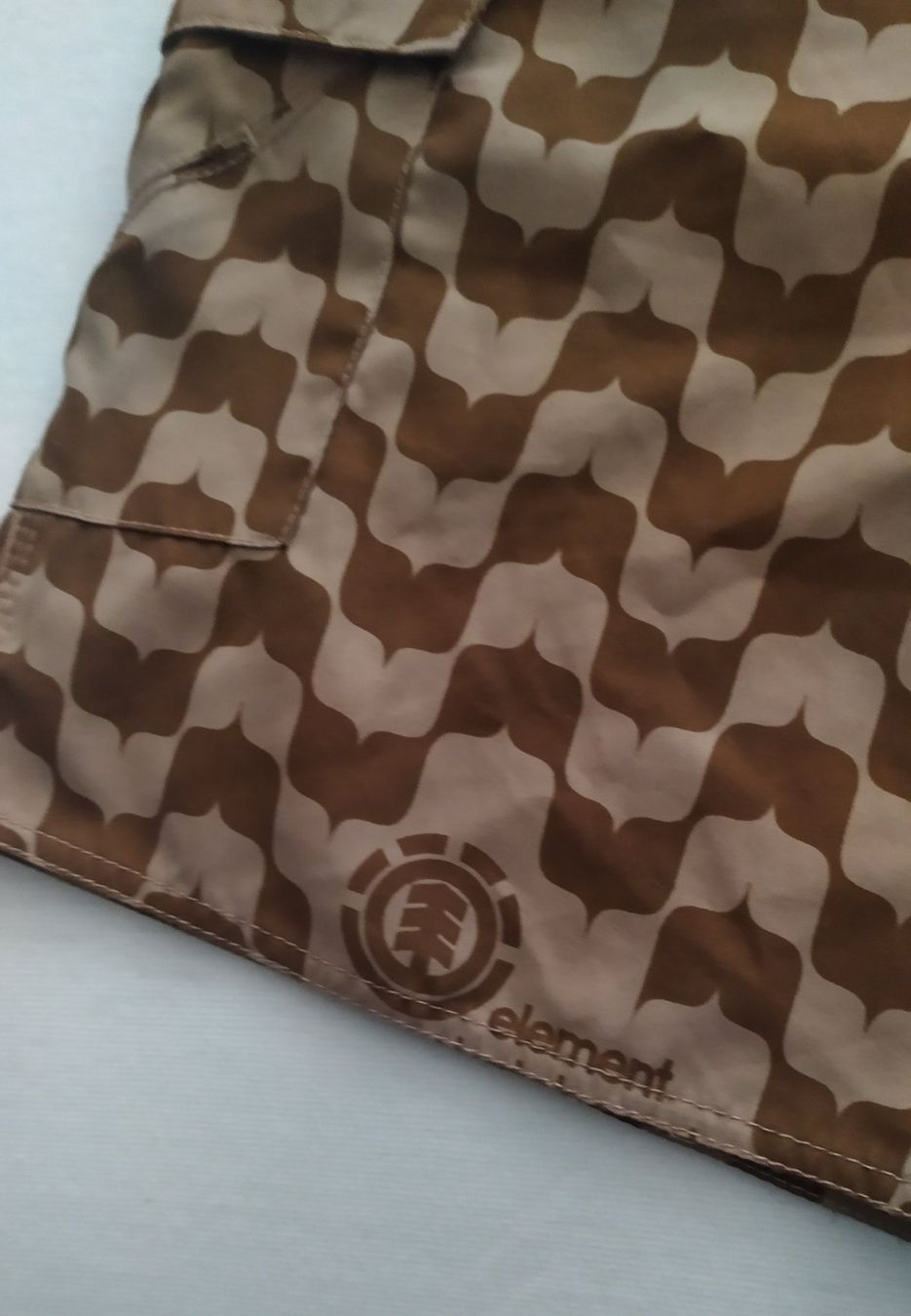 Element Pantaloni: Short vintage ELEMENT largeur 49 cm – Nuovo (secondo la descrizione) da Chezard St-Martin venduto da Loucail 2