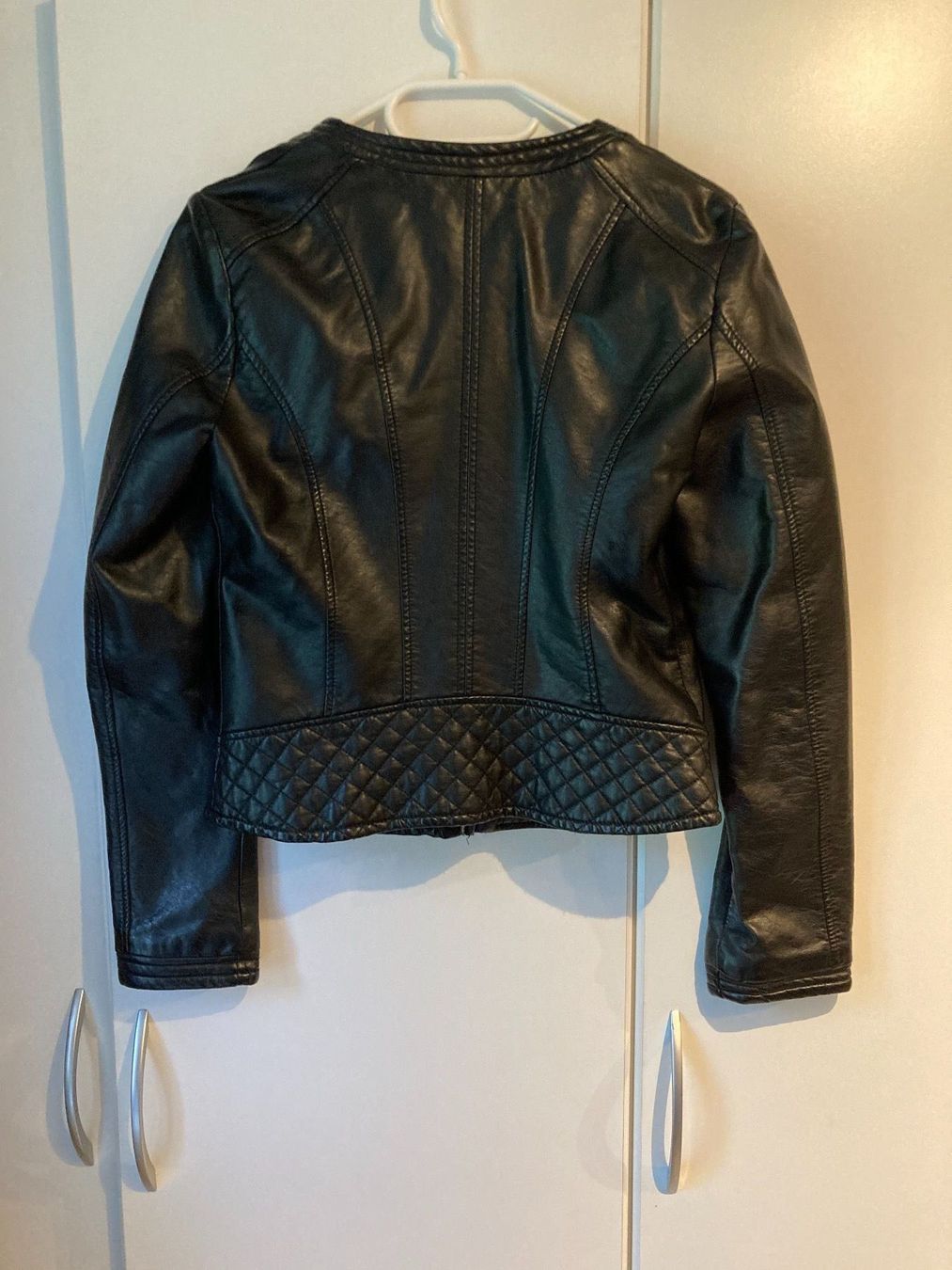Giacche: Schwarze Lederjacke Gr. 36 – Usato da Thun venduto da Vans_98 2