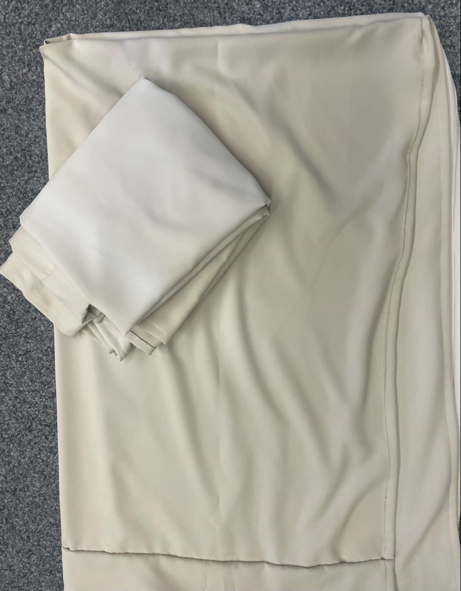 Tende: Vorhänge 2 Stück, beige, blickdicht – Usato da Au ZH venduto da Jaggy4