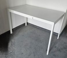 Pult / Schreibtisch / evt. auch Beistelltisch