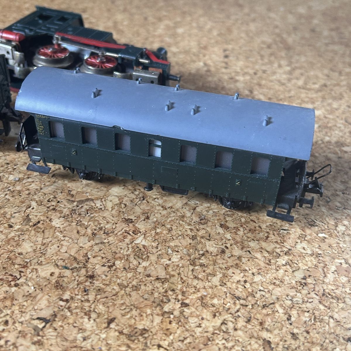 Modellini di ferrovie: Dampflok und 2 Güterwagen, alt – Usato da Laufen venduto da Bellavitaboom 9