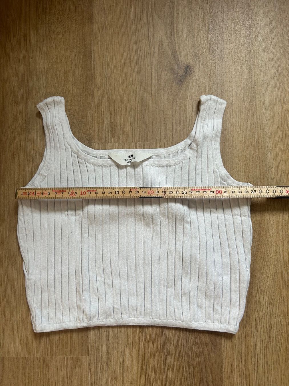 H&M Tops: Crop top blanc cassé rayé H&M – Gebraucht aus Delémont von elena_neuhaus 4