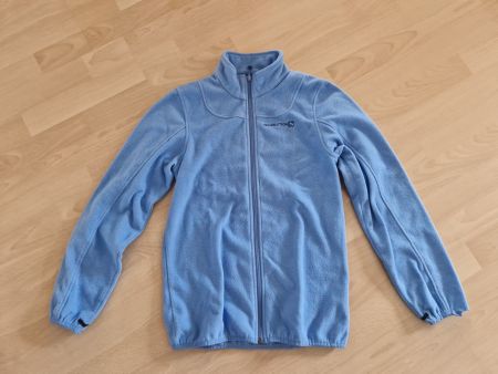 Hellblauer Fleece-Pullover, Grösse 164