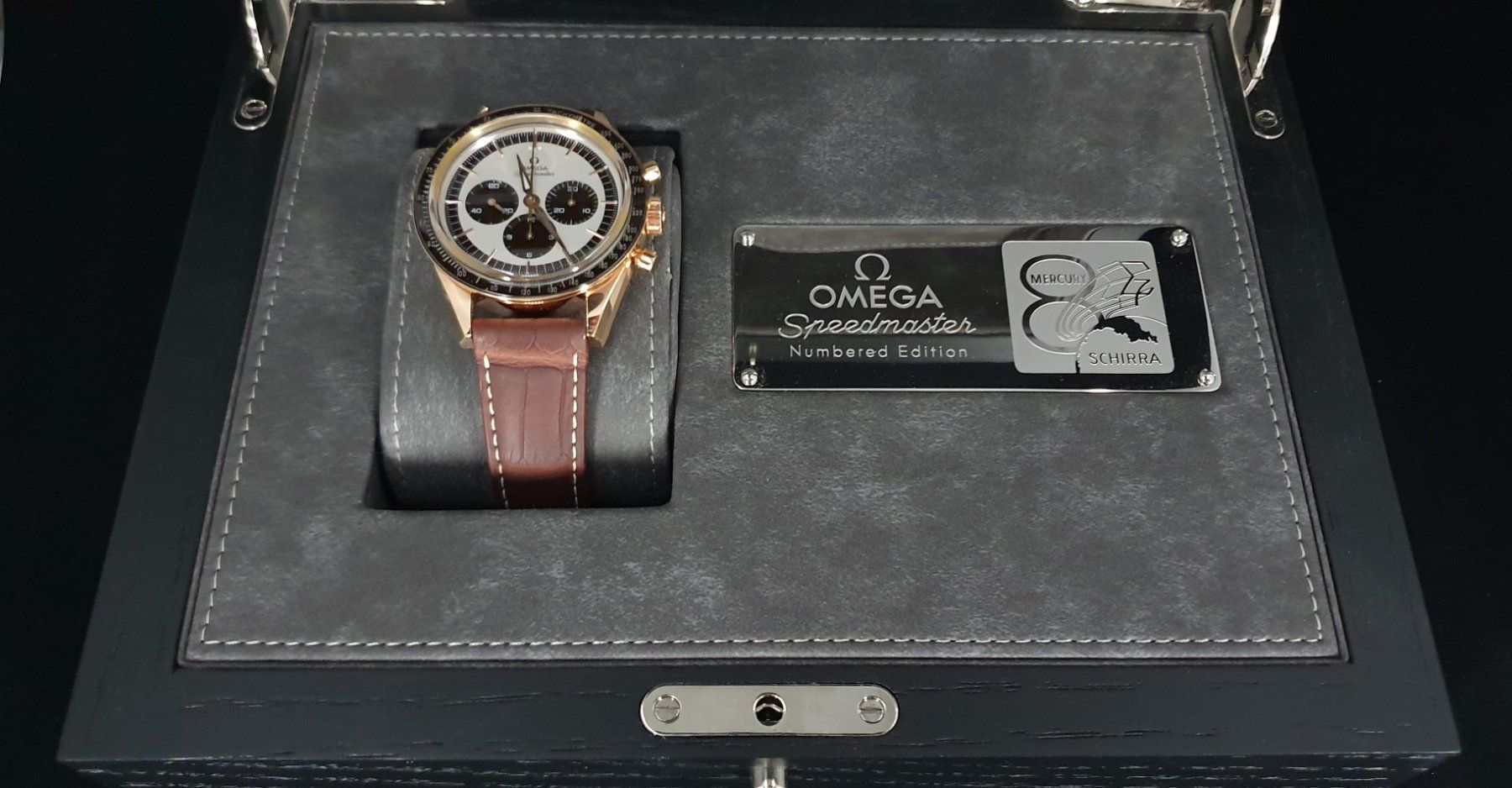 Omega Orologi: Omega Speedmaster Numbered Edition Only 1000 Stk. Gold 18Kt. – Nuovo e nell'imballaggio originale da Zürich venduto da Leica.C89 1
