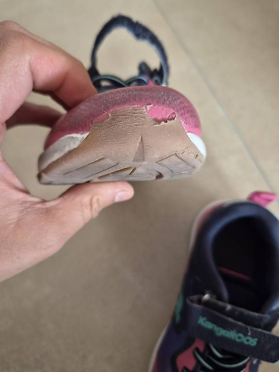Scarpe per ragazze: KangaRoos Turnschuhe Grösse 32 – Usato da Jona venduto da Mona4490 2