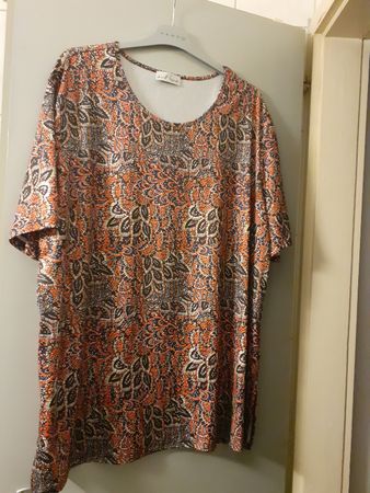 Schönes Sommer-Shirt, Grösse 48 Paisley-Muster,