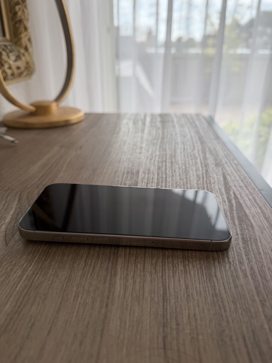 Apple Telefoni cellulari / Smartphones: Used iPhone 15 Pro White, 256GB, Great Condition – Usato da Zürich venduto da mil_pq98 2