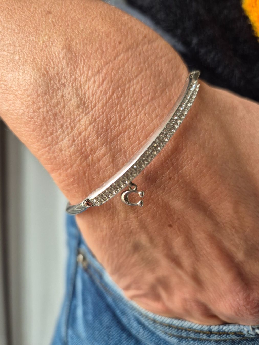 Coach Bracciali & Braccialetti: Coach Signature Pave Bar Hinged Armband – Usato da Kriens venduto da mario569