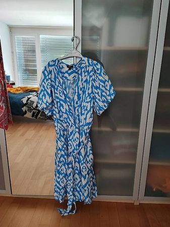 Kleid Grösse 42