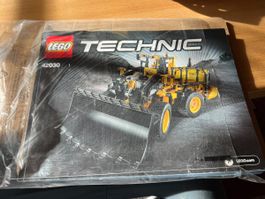 LEGO Technic Volvo L350F Radlader 42030 mit Anleitung