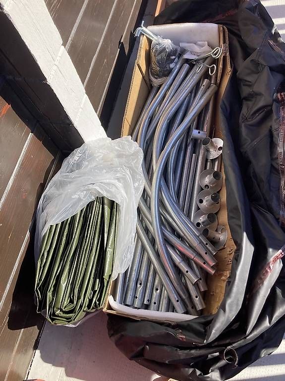 Couverts & Versandtaschen: Abri couvert  – Gebraucht aus Bramois von shang99 2