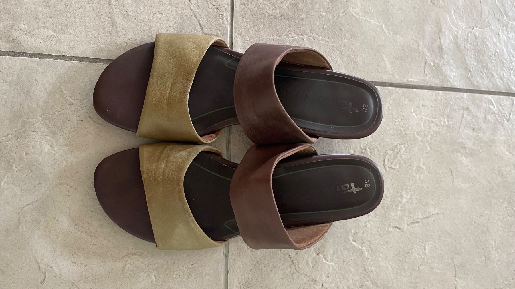 Tamaris Scarpe da donna: Sommer Tamaris Pantoletten , Leder, Grösse 38 – Usato da Wetzikon ZH venduto da Schrungus