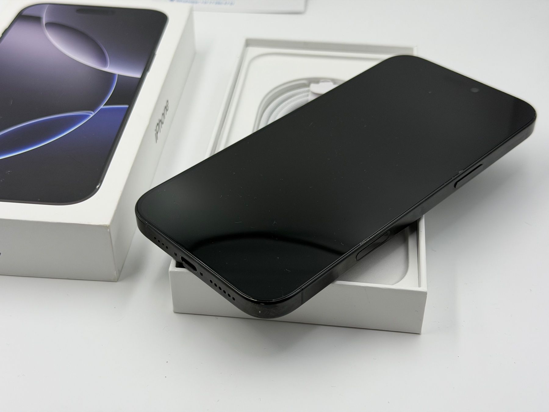 Apple Telefoni cellulari / Smartphones: Apple iPhone 16 Pro Max - 256 GB | Schwarz – Usato da Chur venduto da ReplaceHub 4