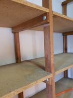 Robustes Holzregal - Ideal für Werkstatt oder Keller!