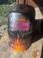 Schweisshelm Totenkopf Flammen Motiv — Gut erhalten — Grösse