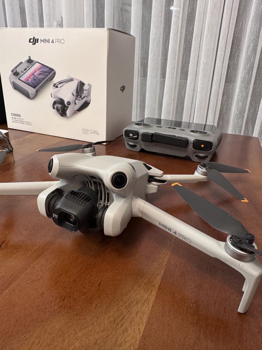 DJI RC Kits de montage: DJI Mini 4 Pro Fly More Combo – D'occasion à Seewen SZ par QM.03 3