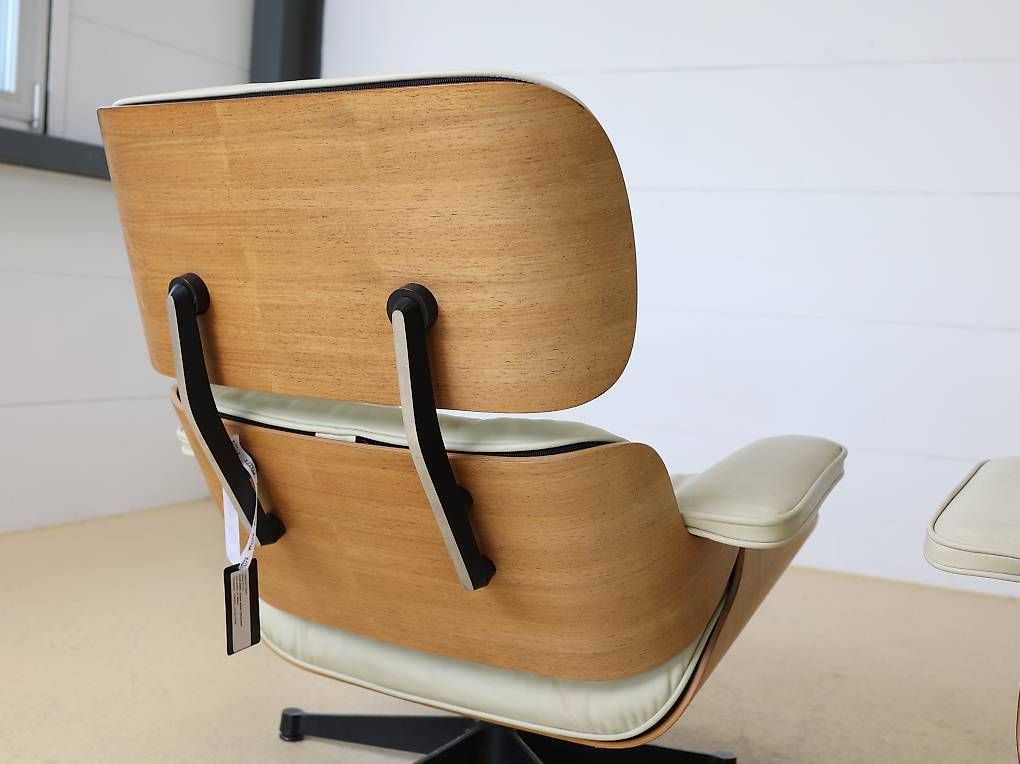 Eames Poltrone: Eames Lounge Chairs von Vitra | Leder Créme – Usato da Meinisberg venduto da atelier_TILIJA 3