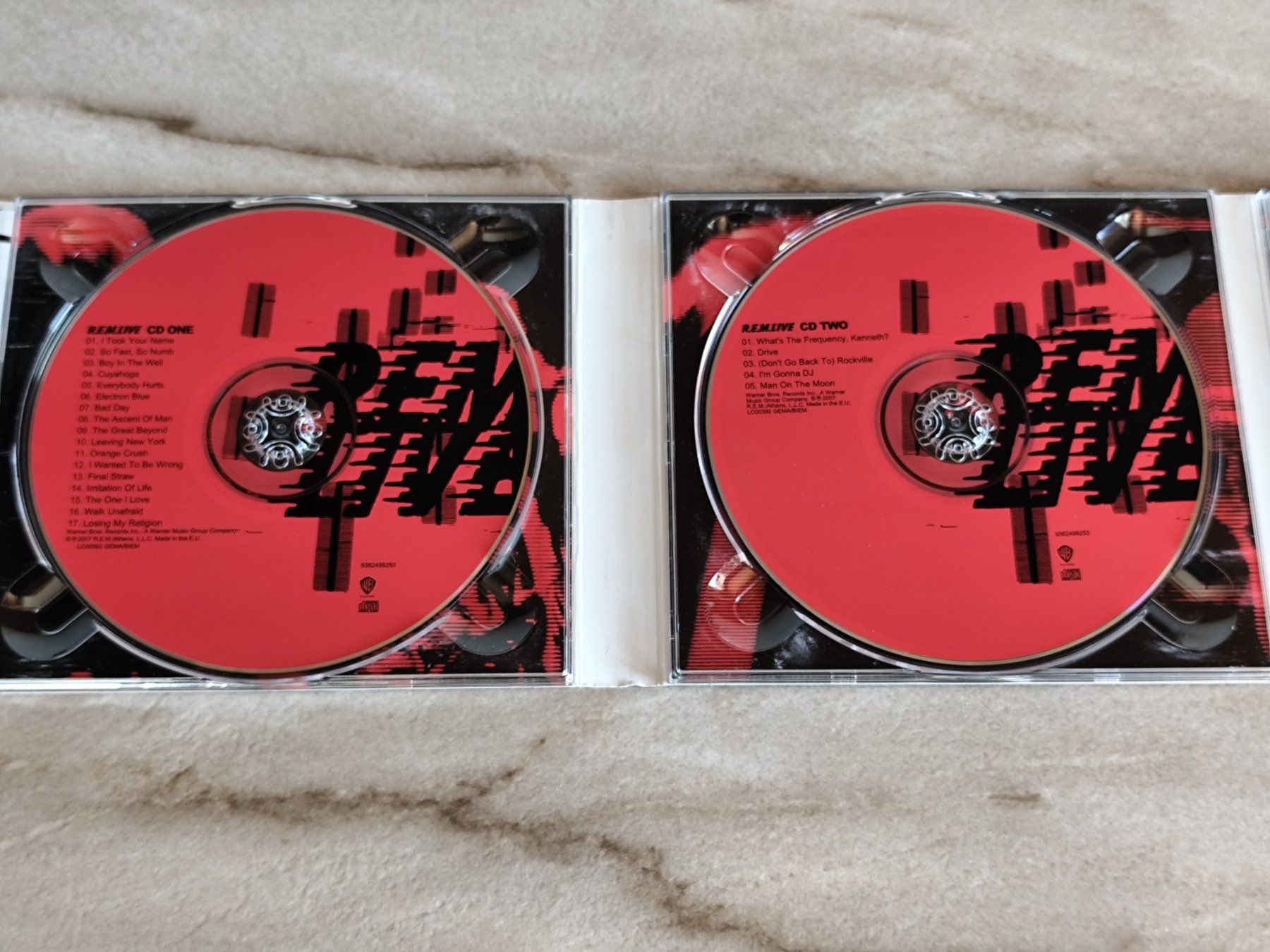 CD: R.E.M. - LIVE, Doppel CD + 1 DVD, Warner Bros Records Inc. – Usato da Ermenswil venduto da easyric 1
