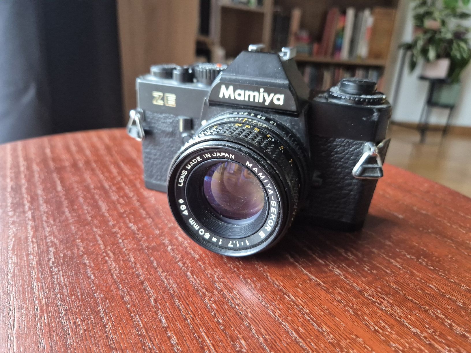 Mamiya Fotocamera: Vintage Mamiya ZE 35mm Film Camera - Untested Project – Difettoso da Yverdon-les-Bains venduto da Dormondm