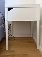 Weisses Nachttischli mit Schublade - Top Zustand!