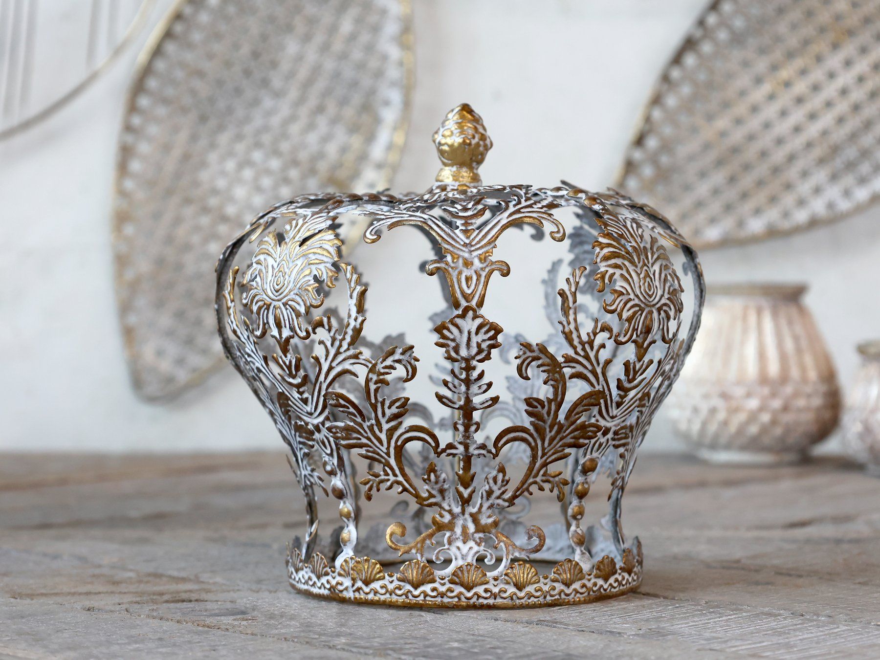 Tutte le decorazioni: Krone "Vire" zur Dekoration – Nuovo e nell'imballaggio originale da Innertkirchen venduto da Glatthard-Interior