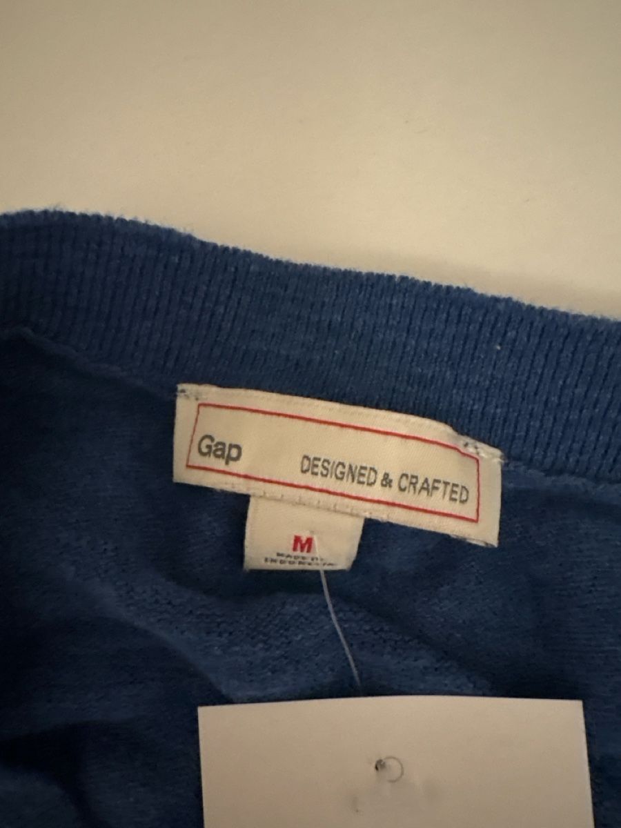 Gap Maglioni & Felpe: Top Zustand: Blauer Herren Pullover, Grösse M, V-Ausschnitt – Usato da Zürich venduto da janasza 3