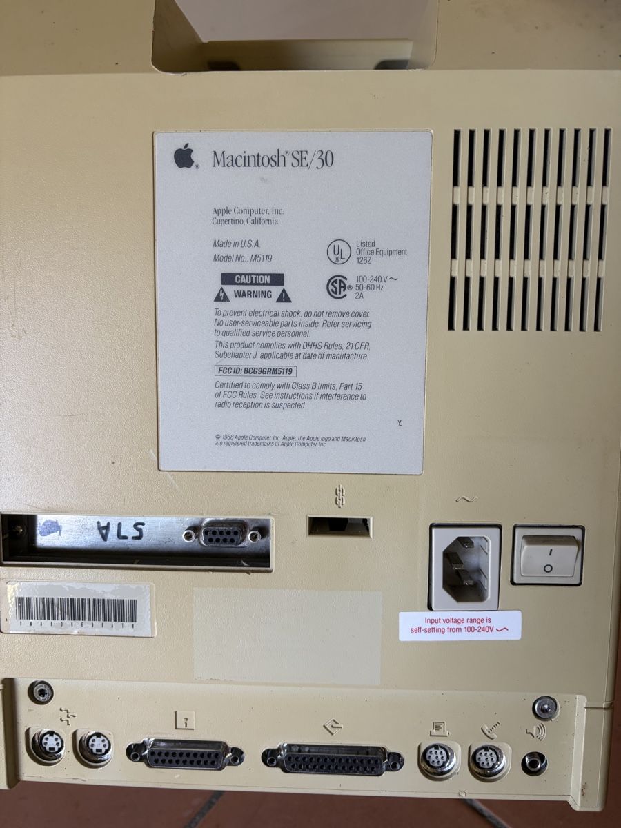 Apple PCs: Kultobjekt Apple Macintosh SE/30 – Gebraucht aus St. Gallen von macauktion 2