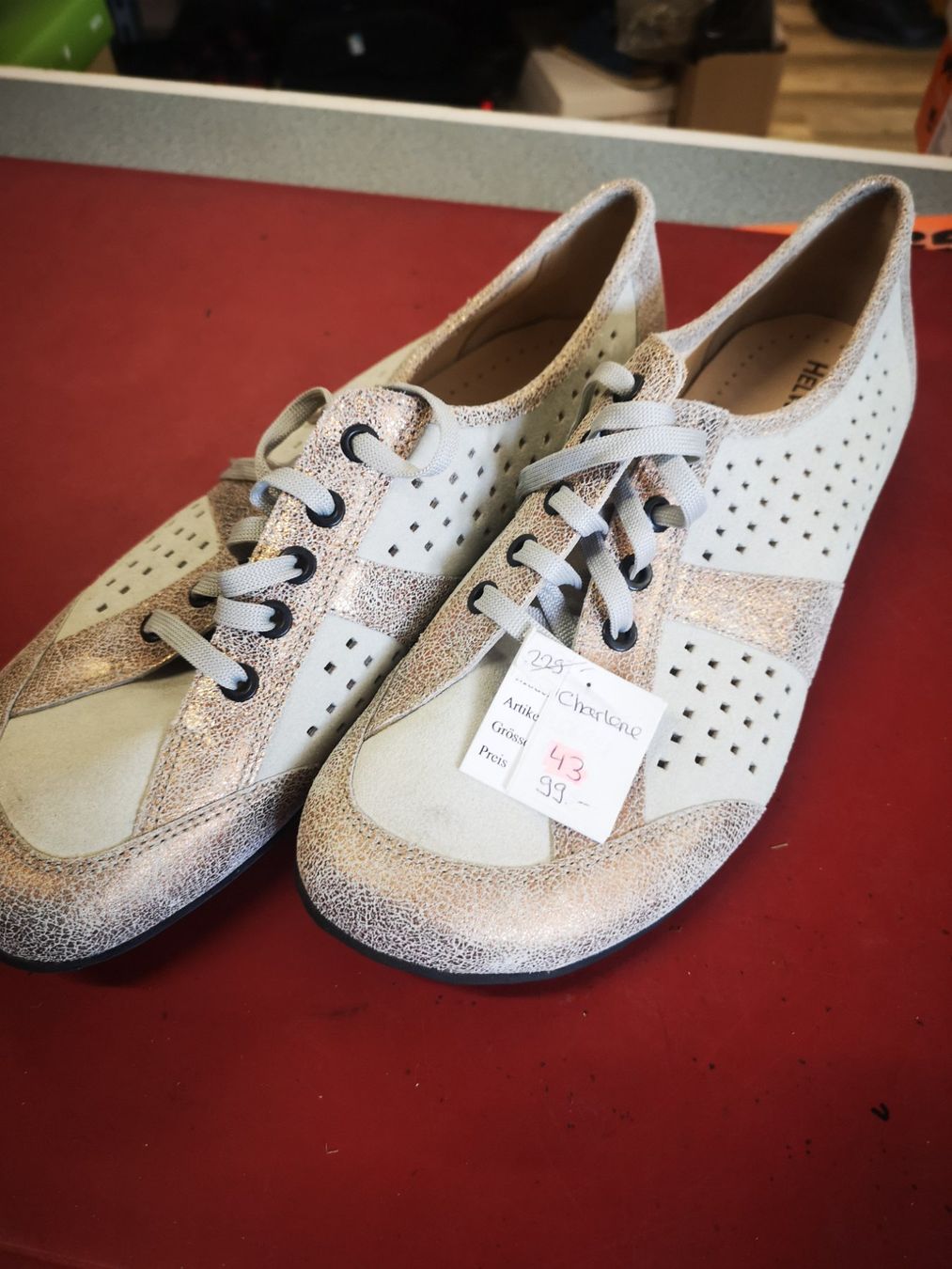 Helvesko Damenschuhe: Helvesko – Neu und originalverpackt aus Möhlin von Highwaytom