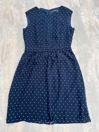 Kleid der Marke Esprit Grösse 36