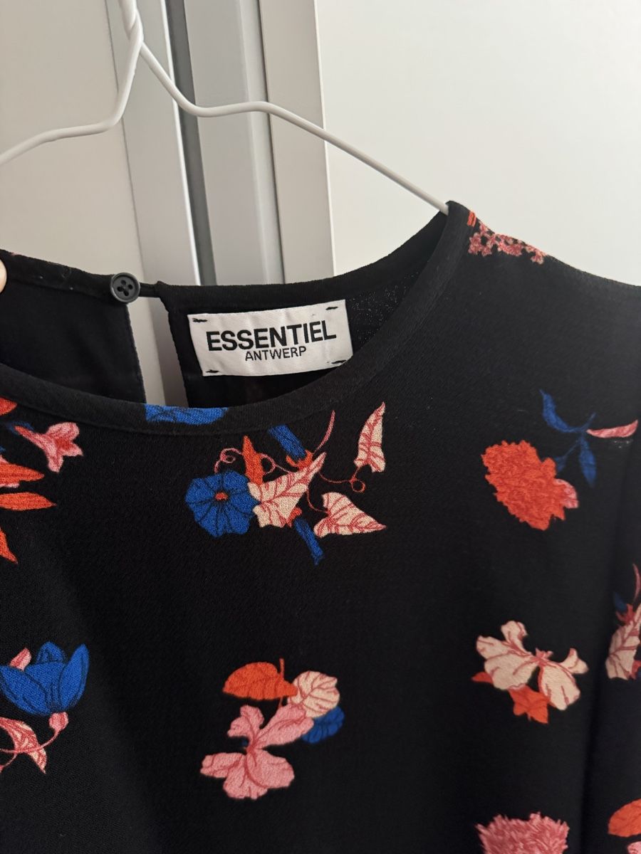 Essentiel Antwerp Vestiti: Essential Antwerp Kleid mit Trapezärmeln  – Usato da Zürich venduto da ann_j9z9 1