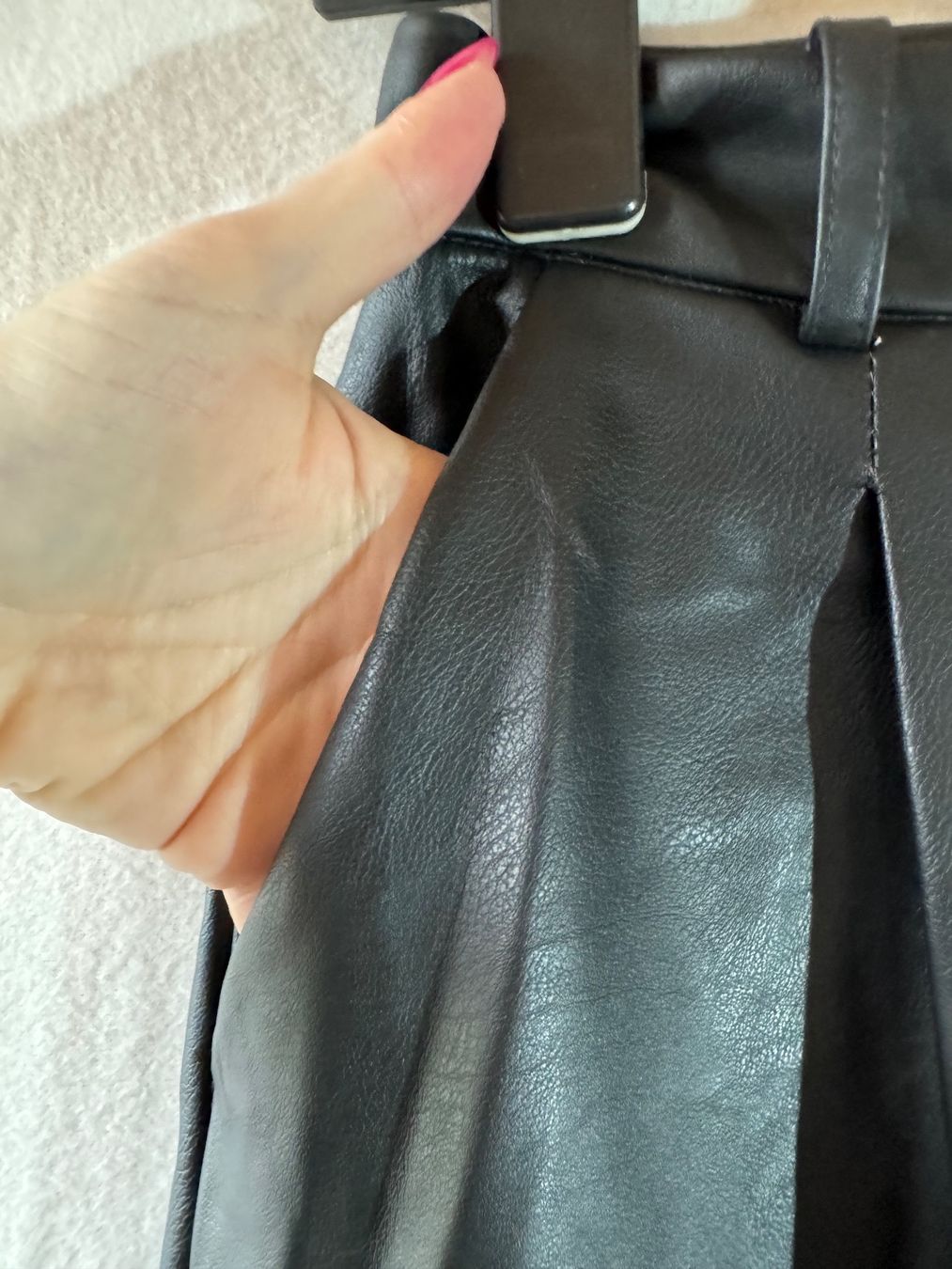 H&M Hosen: Kunstleder Hose von H&M Gr. 36 – Gebraucht aus Grosswangen von second_hand_dress 6