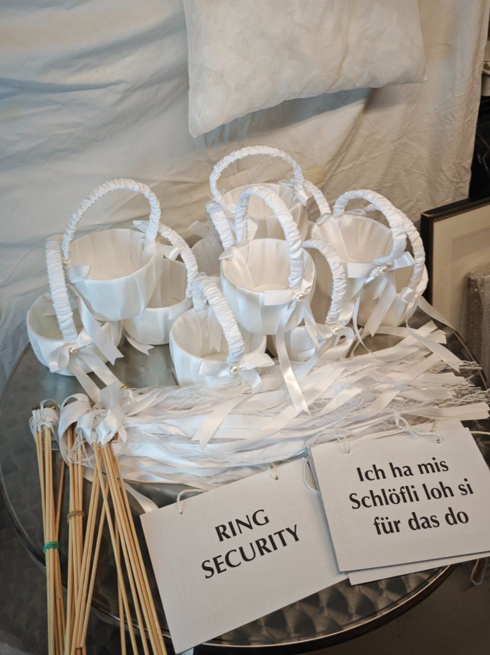 Tutte le decorazioni: Wunderschönes HOCHZEITS Set Körbli Schilder usw. – Usato da Gelterkinden venduto da MYSTOREFORYOU4460