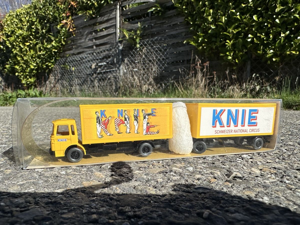 Kit di modellismo & Modellini statici: Set camions cirque Knie – Nuovo e nell'imballaggio originale da Coppet venduto da kenworth111