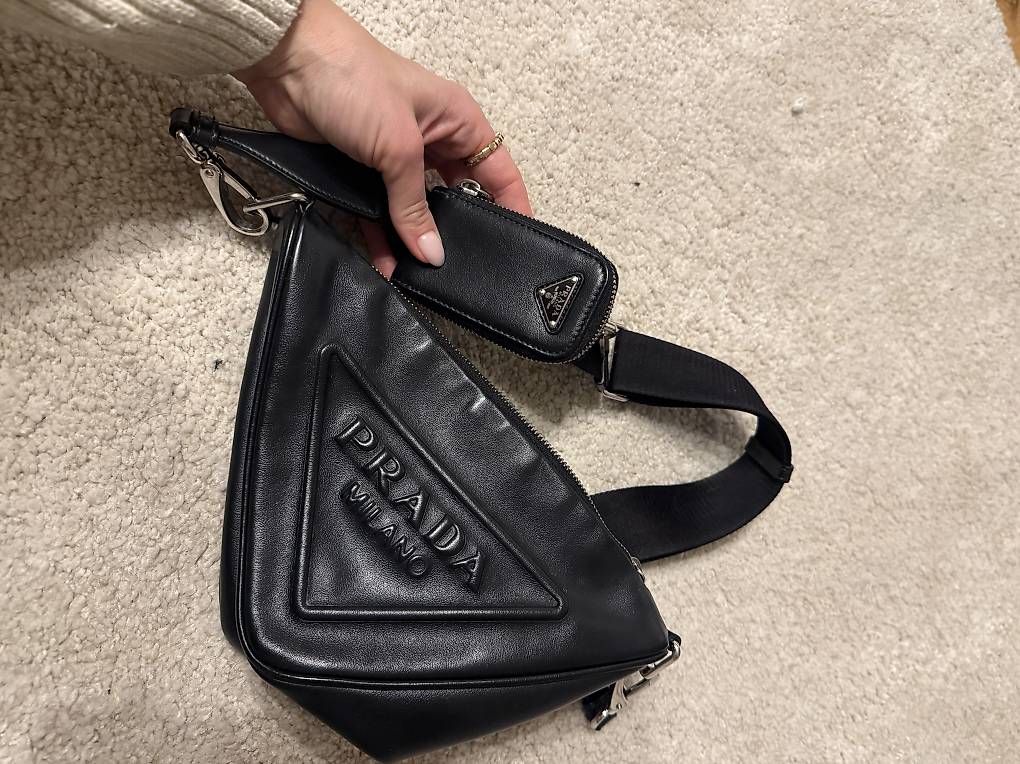 Prada Borse da donna: Prada Trinagle – Usato da Fribourg venduto da jan_jgw6