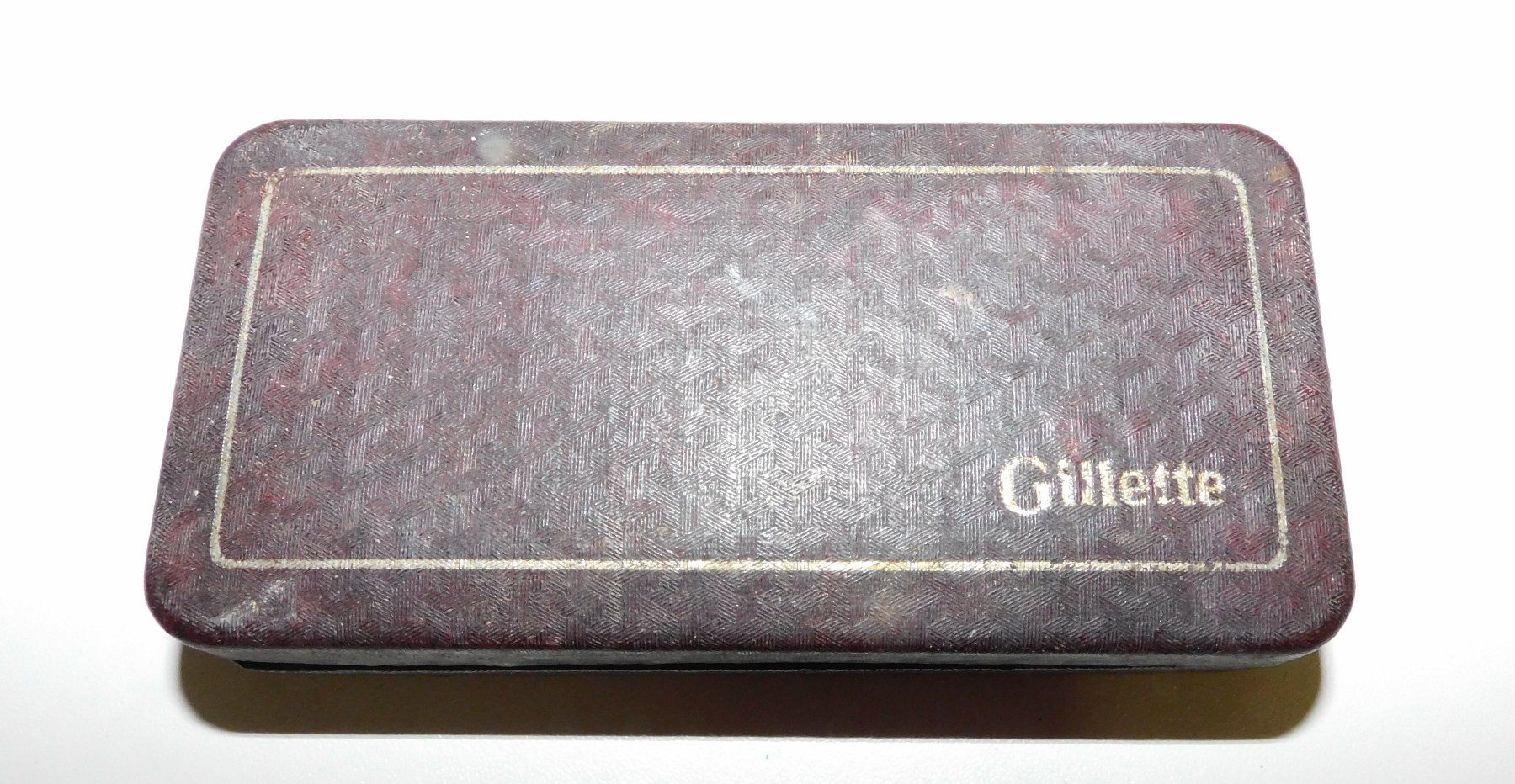 Gillette Rasierapparate & Rasierklingen: Neue Fundschätze Gillette alter Rasierer mit original Karton – Gebraucht aus Sursee von 76