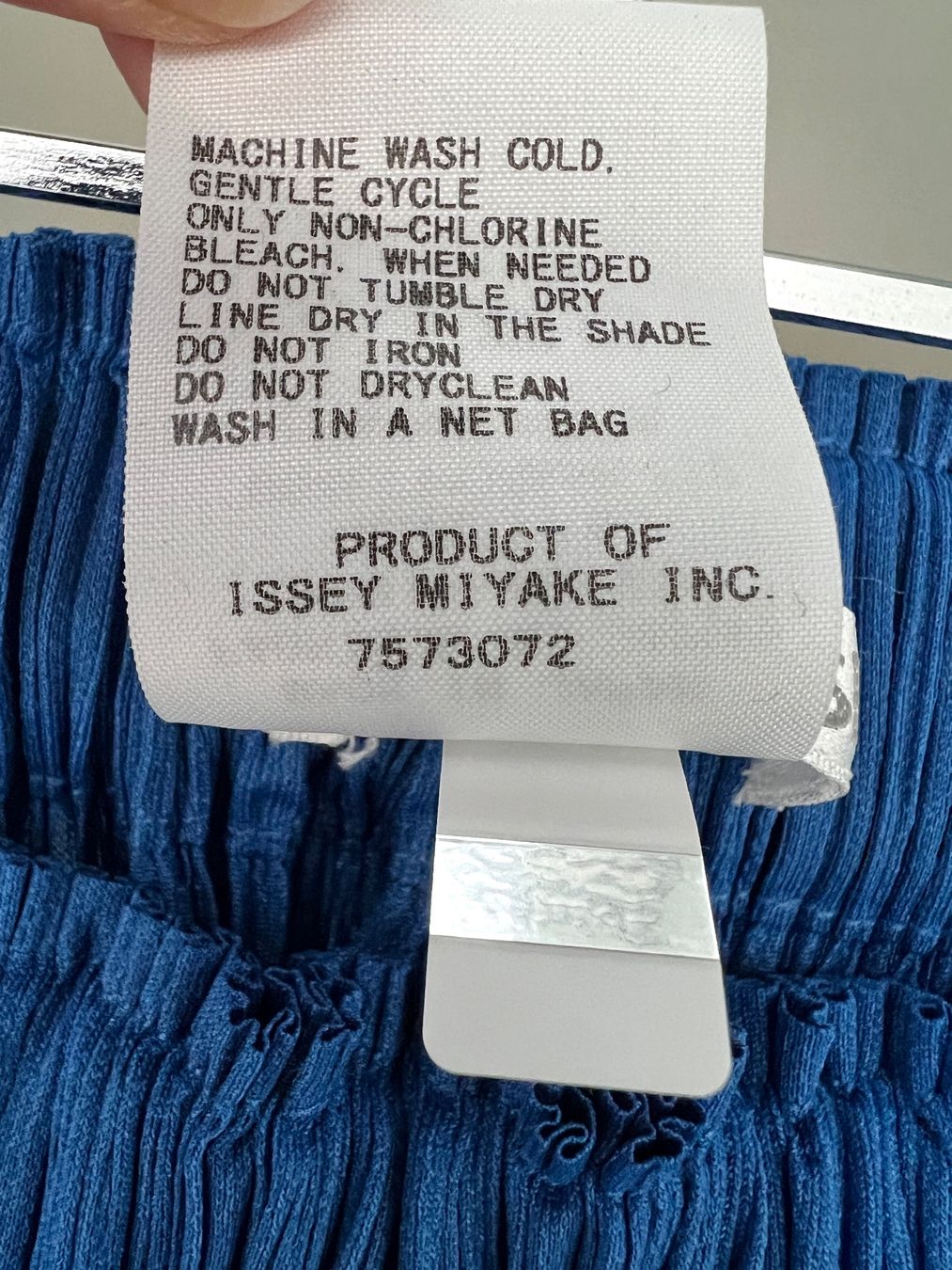Issey Miyake Gonne: Maxi Rock von Miyake Gr. 5 – Usato da Binningen venduto da criss-cross 5