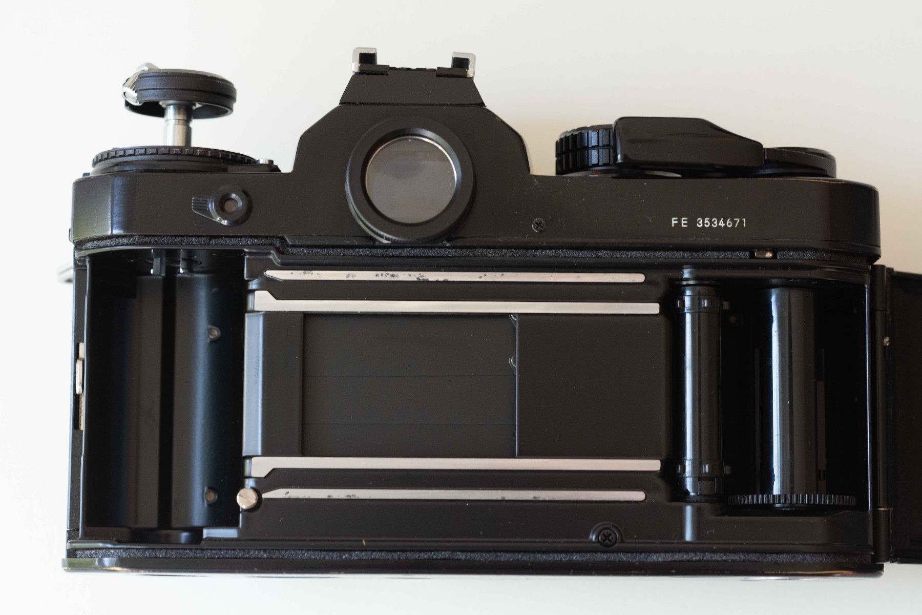 Nikon Fotocamera: Nikon FE - revidiert – Usato da Schwerzenbach venduto da floridan 7