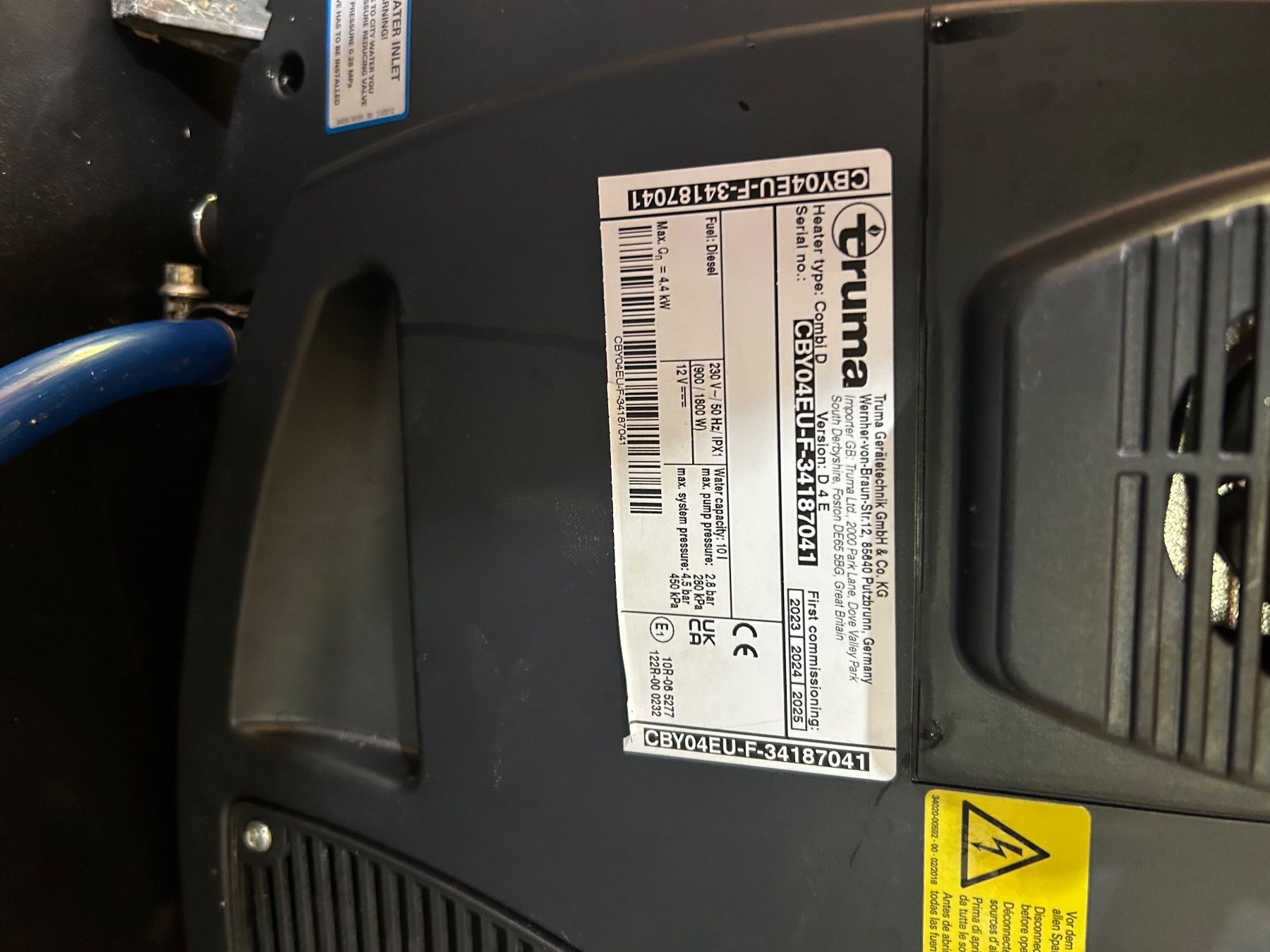 Truma Radiateurs: Verkaufe eine Truma Combi D 4 E Heizung inkl. iNet X Panel. – D'occasion à Au SG par nes_p8rx 3