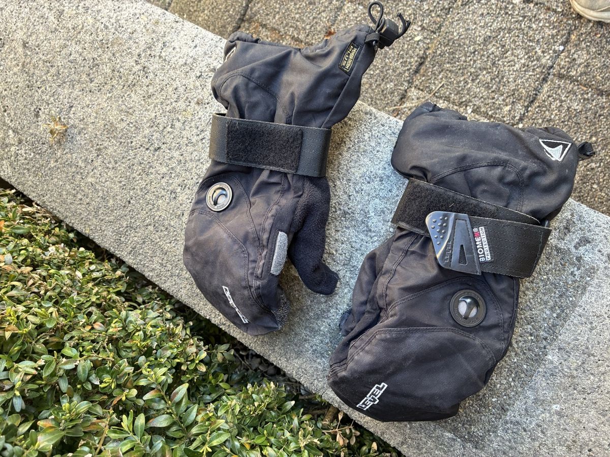 Guanti & manicotti: Level Snowboard Handschuhe Gloves mit Protection Pads – Usato da Zürich venduto da ffabove1990