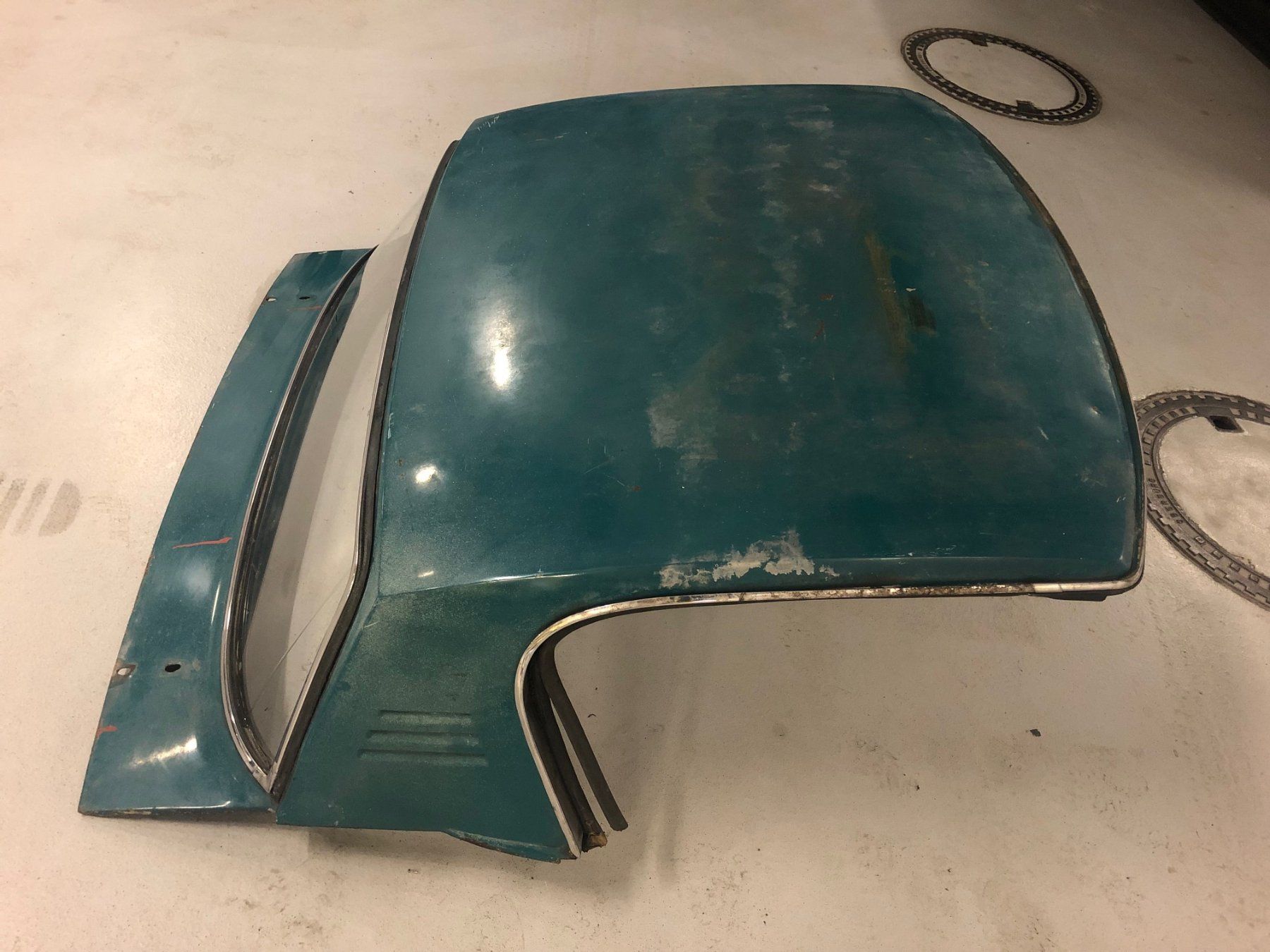 Fiat Tutti pezzi di ricambio auto: Fiat 850 Spider Hardtop – Usato da Satigny venduto da rfo59 1