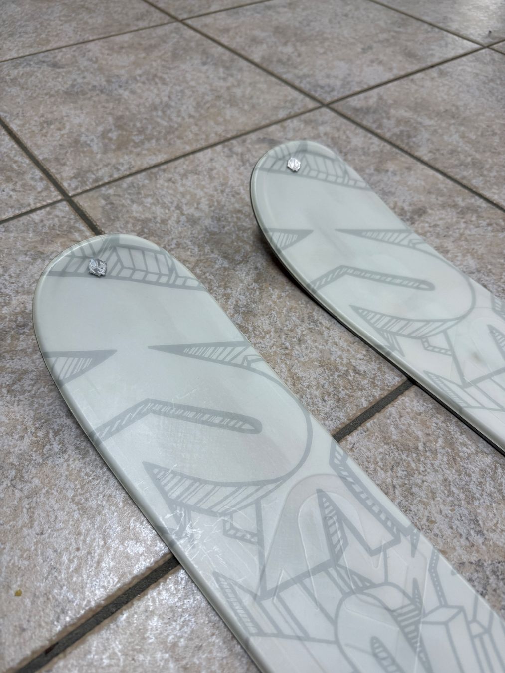 K2 Sci: K2 Ski Freestyle weiss – Usato da Russikon venduto da manureloop 3