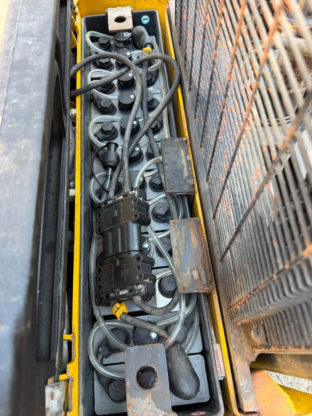 Carrelli elevatori e a forche: Deichselstapler OM – Usato da Dintikon venduto da SIRADO 3
