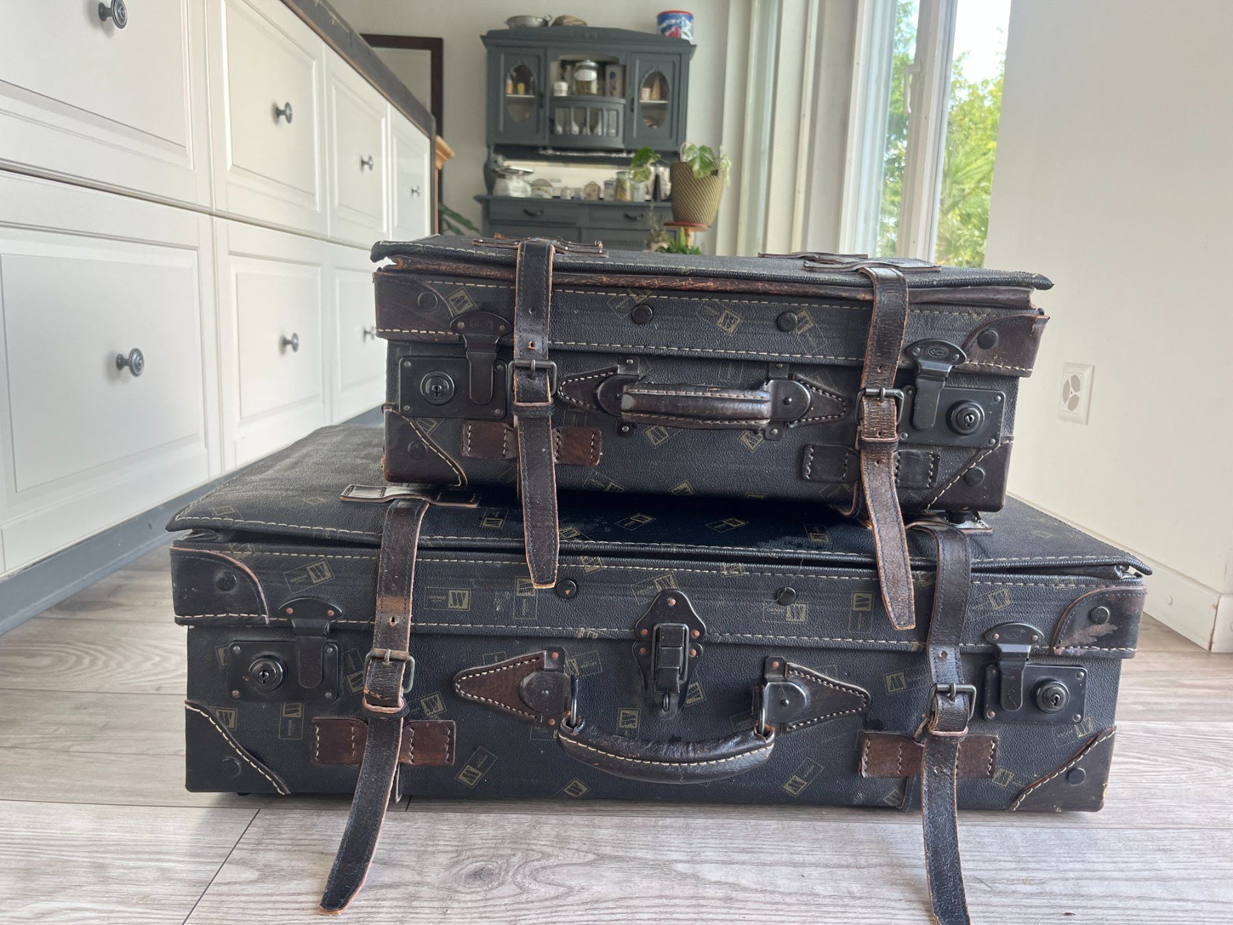 Valises de voyage: 2  valises anciennes MERCURY 1970 – D'occasion à Seiry par vanille08