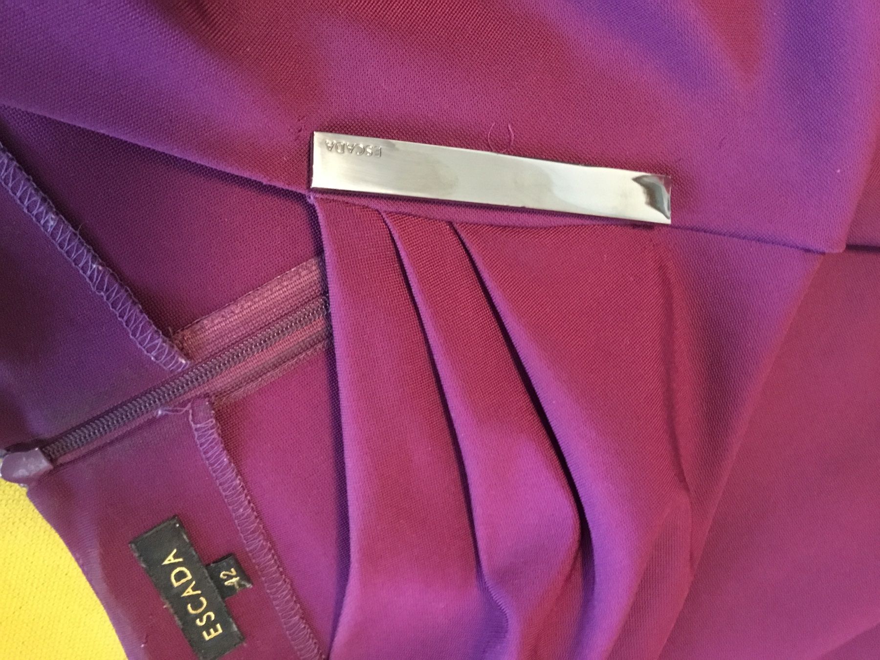 Escada Kleider: ESCADA amethyst stretchy elegant  dress 42 – Gebraucht aus Basel von 18Inspiration 2