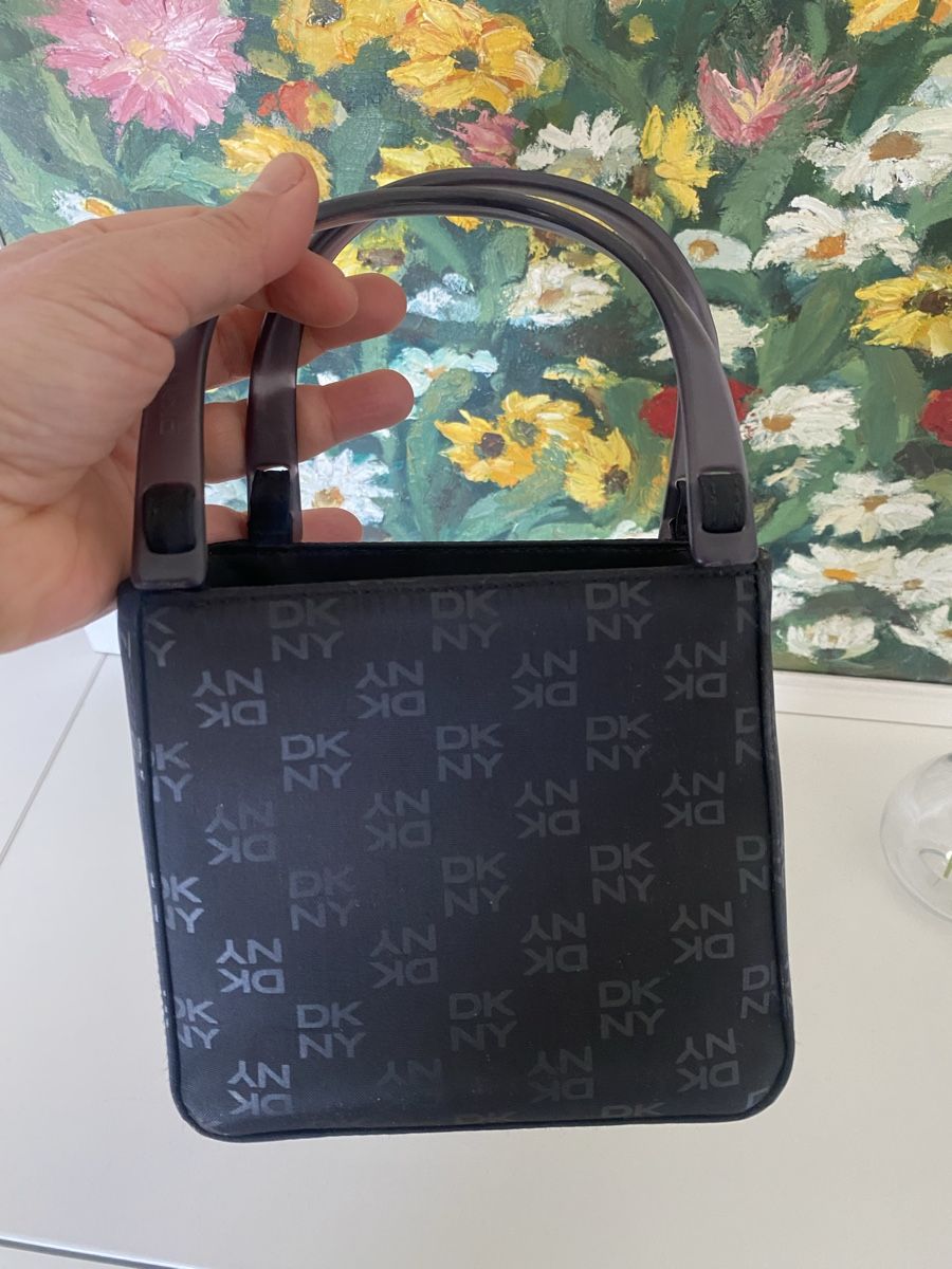 DKNY Taschen für Damen: DKNY bag - Stylish & compact - Perfect for summer! – Neu (gemäss Beschreibung) aus Herrliberg von non_5qdb 5